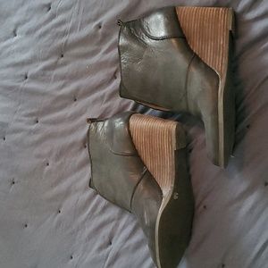Black leather Lucky Brand wedge heals